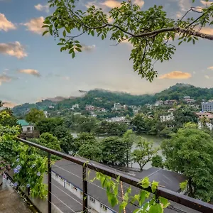 Avenue Kandy