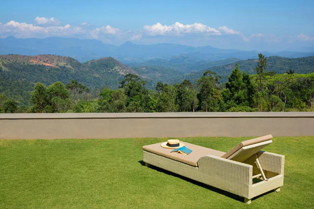 W15 Hanthana Estate Kandy 5*,